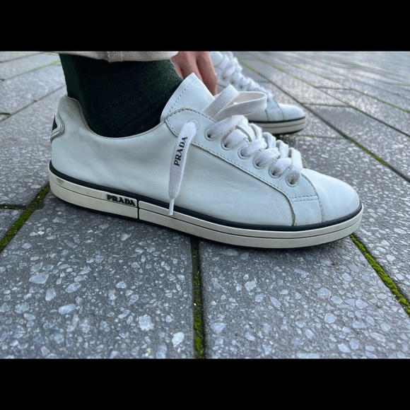 Prada 4E3314 BIANCO LEATHER LACE UP LOGO LOW TOP SNEAKERS - Picture 7 of 16